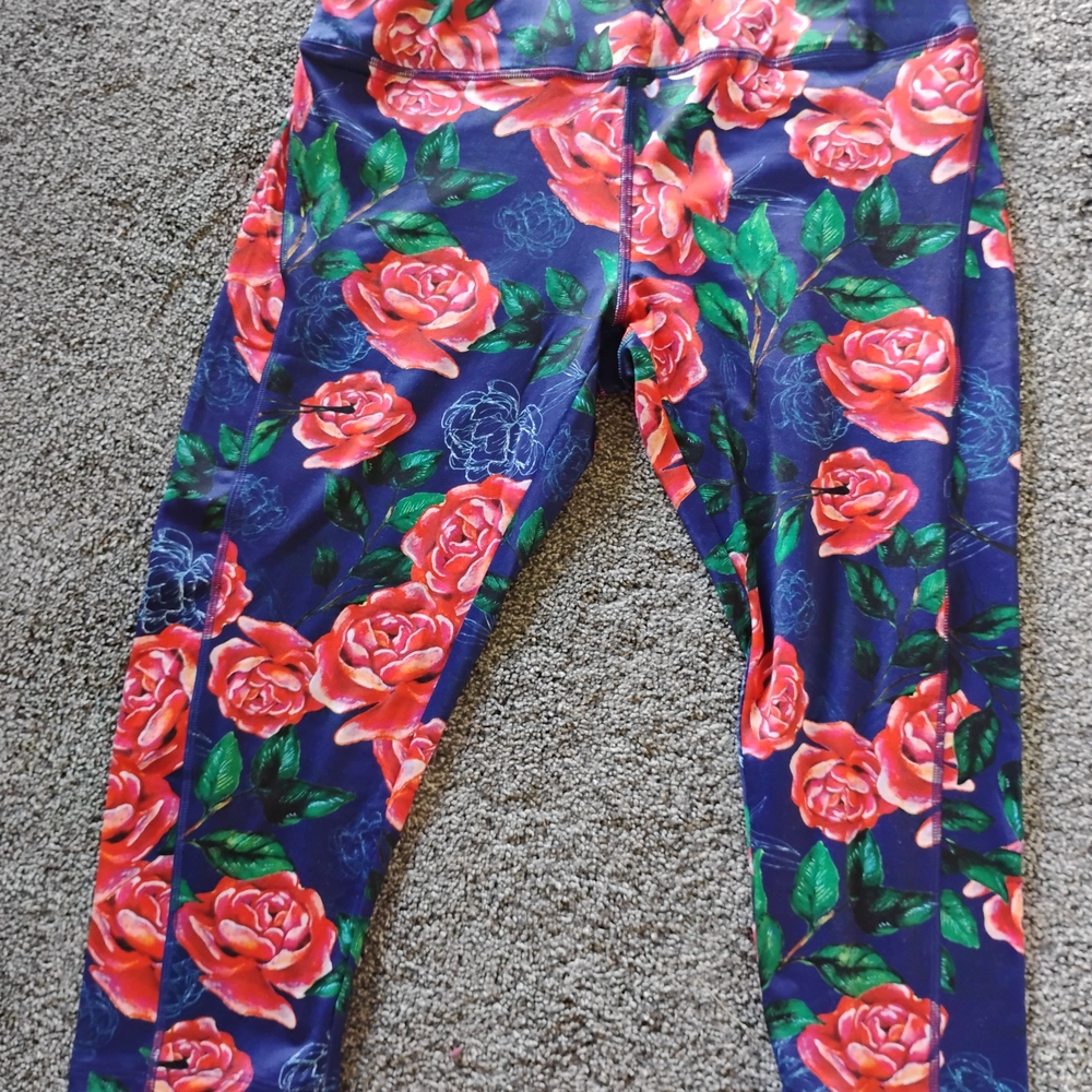 LuLaRoe Navy and Coral Floral Capris